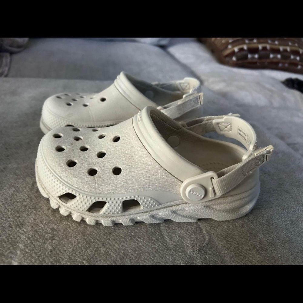 Cream Sandals with Ventilation and Heel Strap